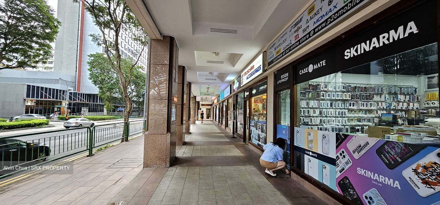 Burlington Square (D7), Retail #481770441